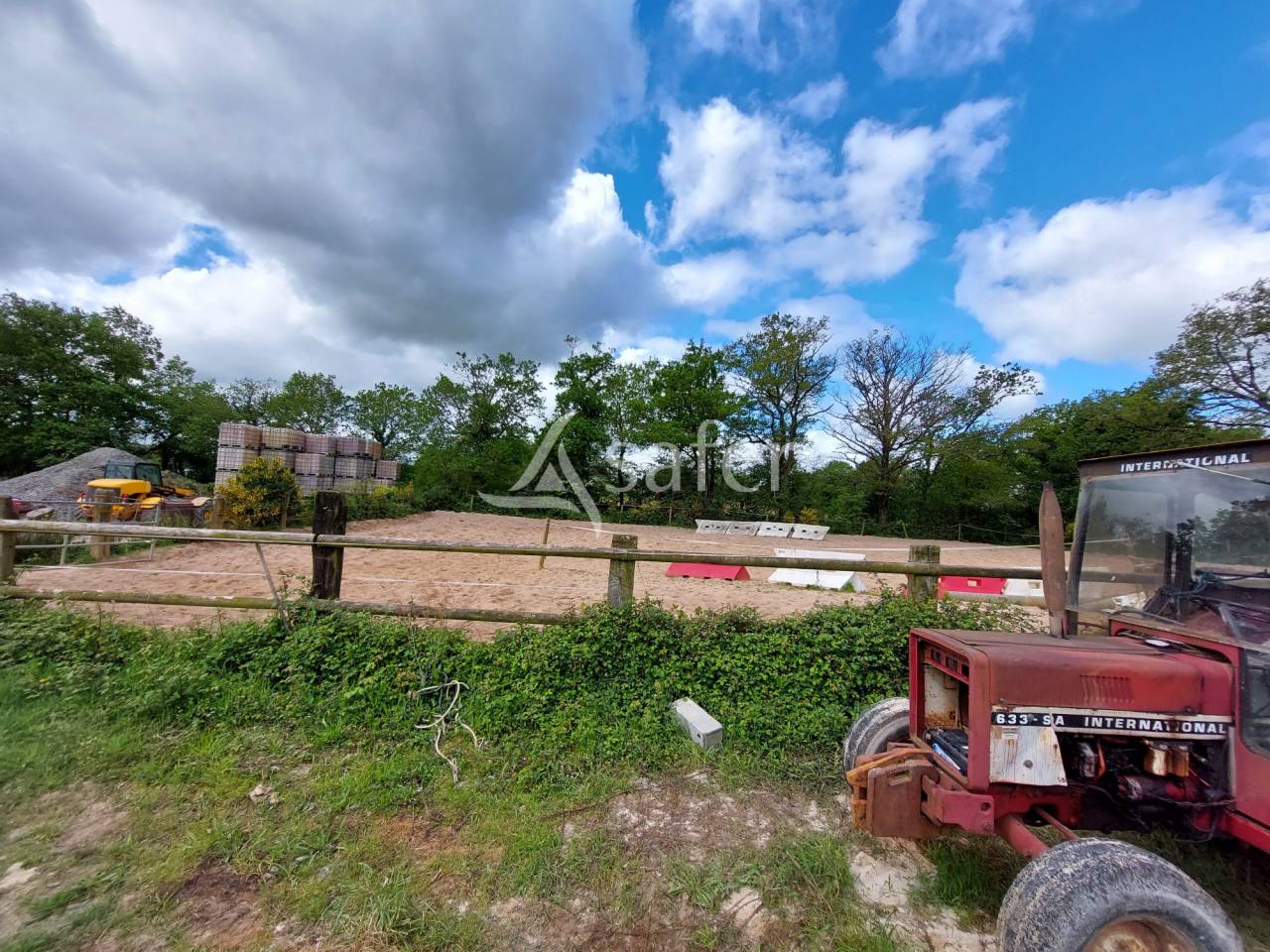 Propriété équestre - centre d'entraînement 28 ha