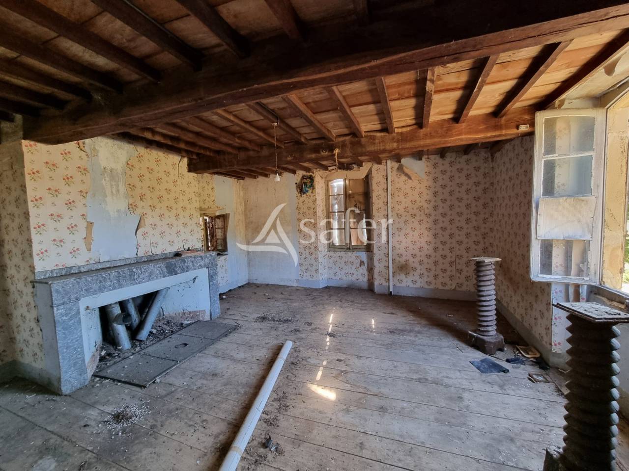 Maison et d&eacute;pendances sur 9ha proche de Madiran