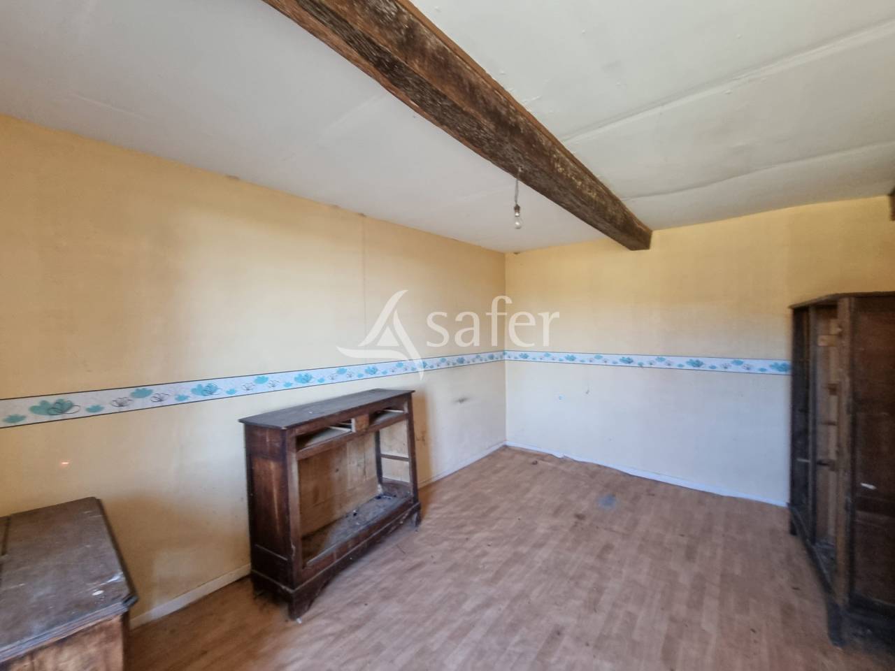 Maison et d&eacute;pendances sur 9 ha proche de Madiran