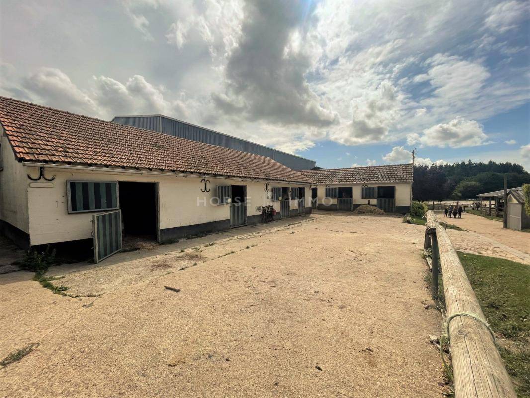 Centre Equestre à Houdan sur 12 hectares