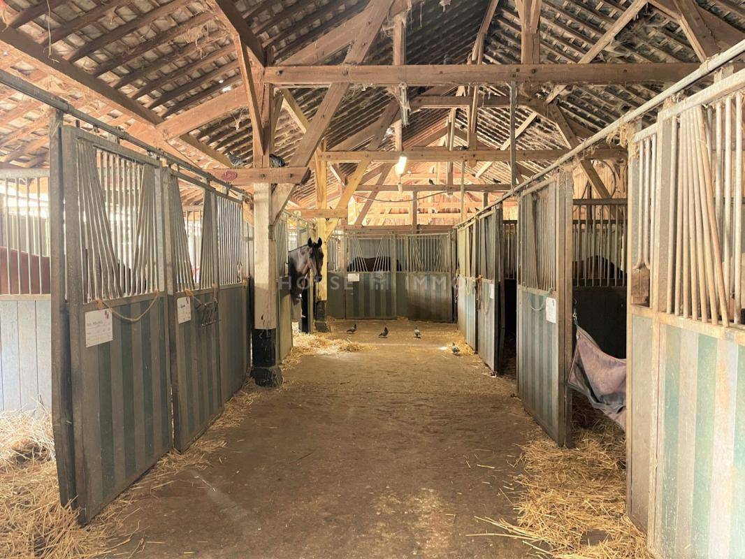 Centre Equestre à Houdan sur 12 hectares