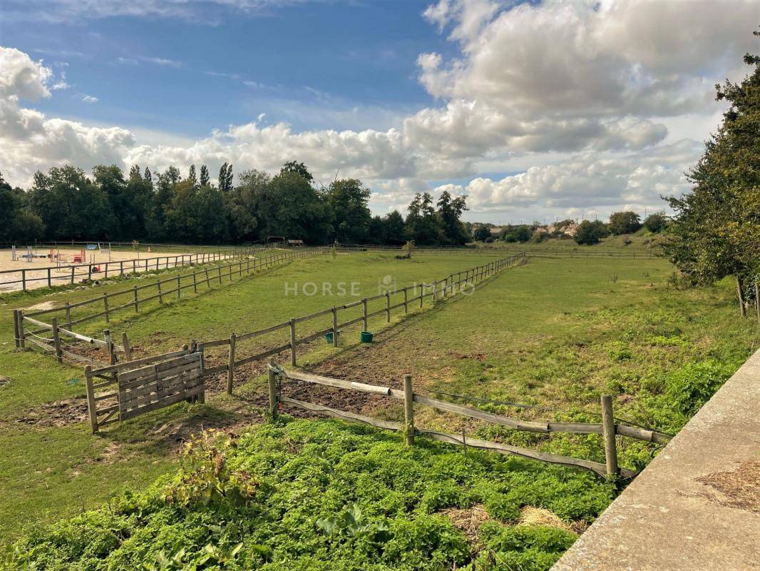 Centre Equestre à Houdan sur 12 hectares