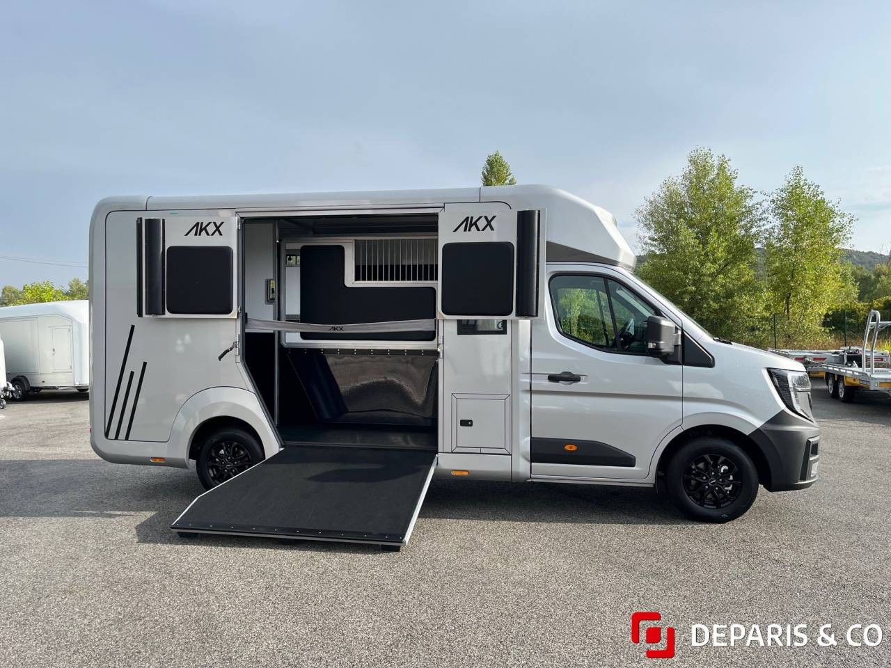 Camion 2 chevaux neuf AKX / nouveau Renault Master 2025