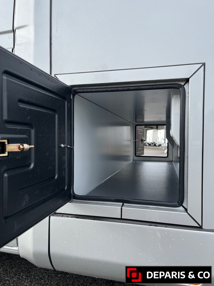 Camion 2 chevaux neuf AKX / nouveau Renault Master 2025