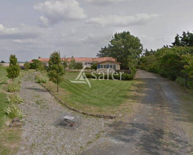 Longère vendéenne sur bel îlot de pâture