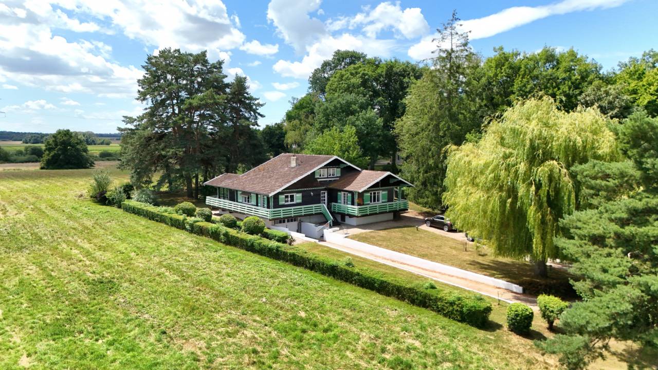 Propriété avec maison et 1,6 ha proche de Lyon