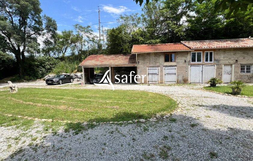 Propriété rurale en pierres de 2 habitations sur 4ha