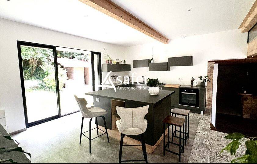 Propriété rurale en pierres de 2 habitations sur 4ha