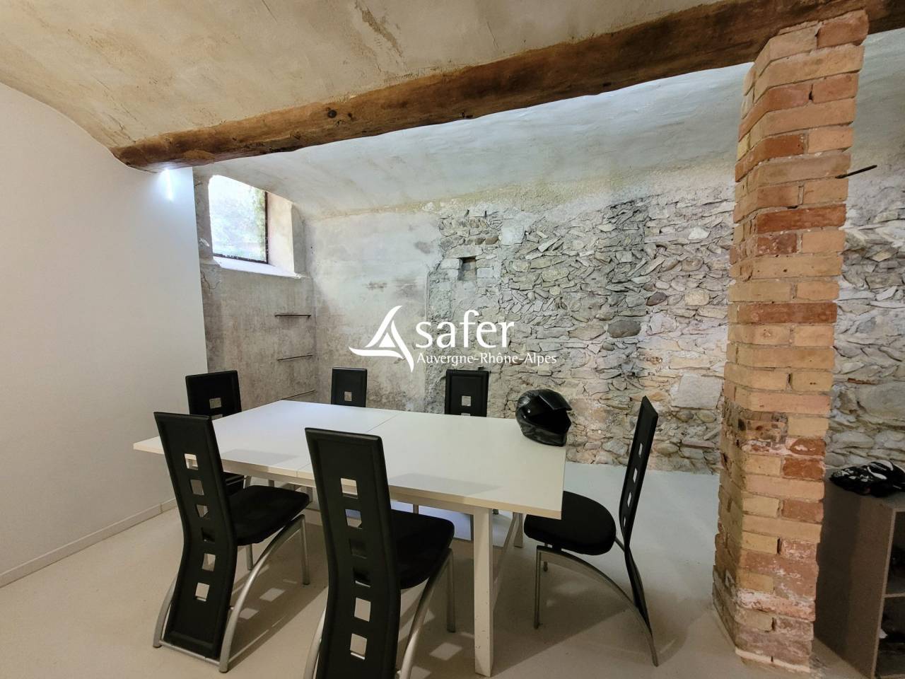 Propriété rurale en pierres de 2 habitations sur 4ha