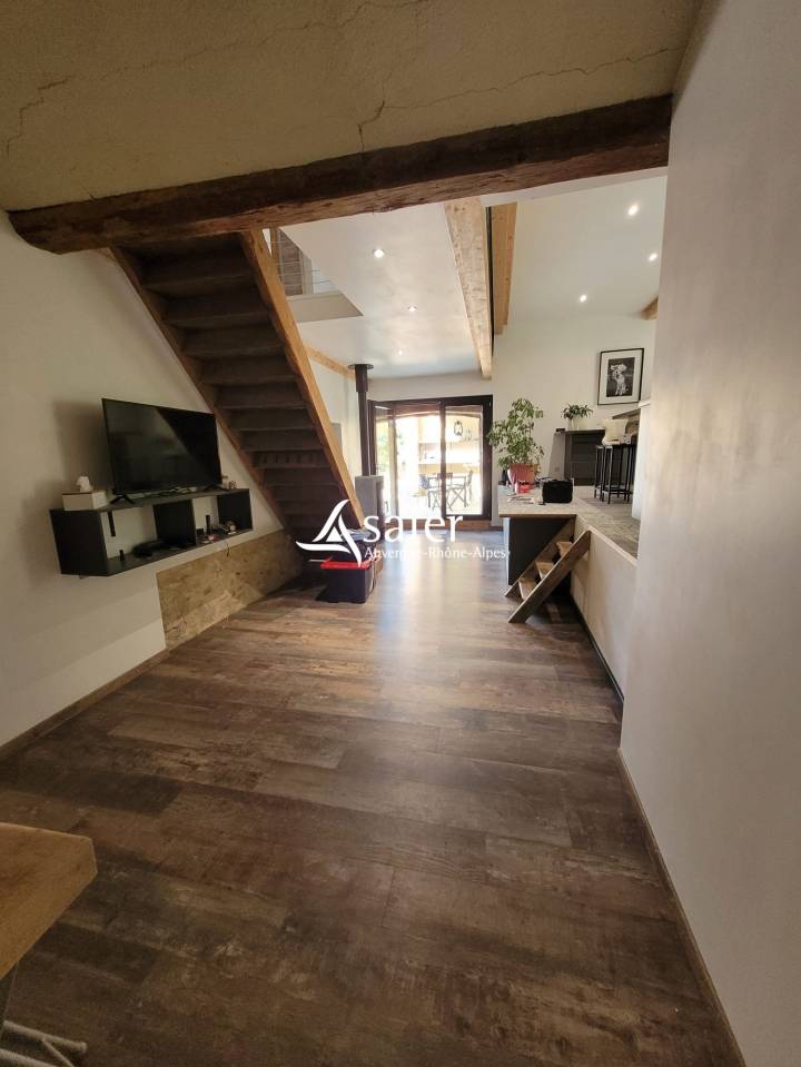 Propriété rurale en pierres de 2 habitations sur 4ha