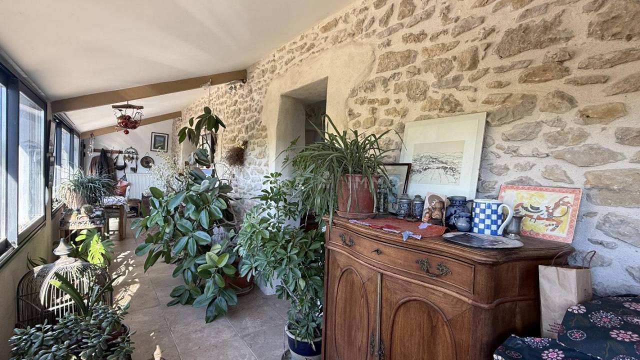 Gard- Très beau mas avec dépendances