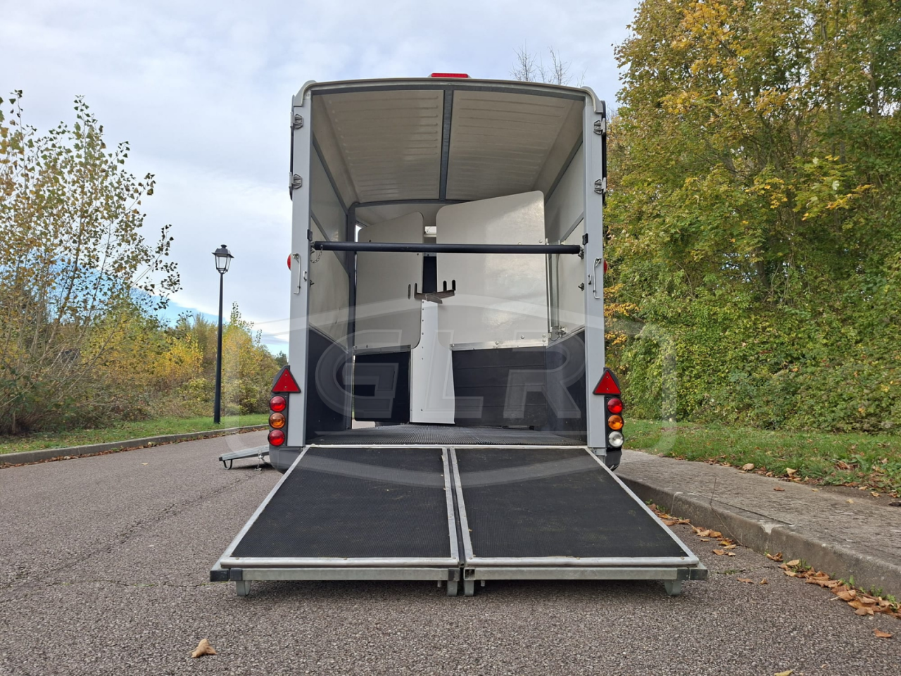 VAN OCCASION – IFOR WILLIAMS – HB 511 OBLIQUE PONT PORTE – 2 PLACES  - 2017