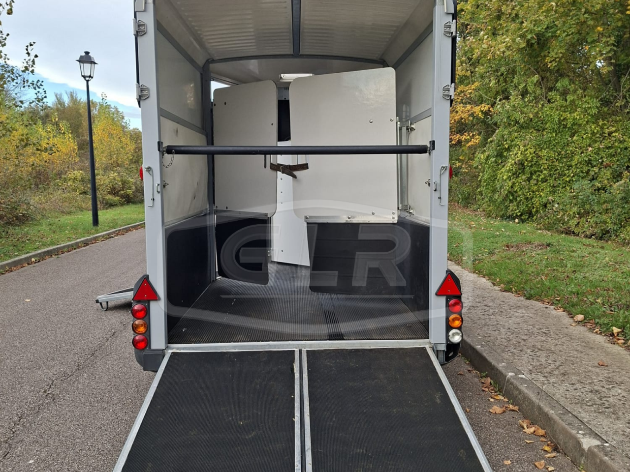 VAN OCCASION – IFOR WILLIAMS – HB 511 OBLIQUE PONT PORTE – 2 PLACES  - 2017