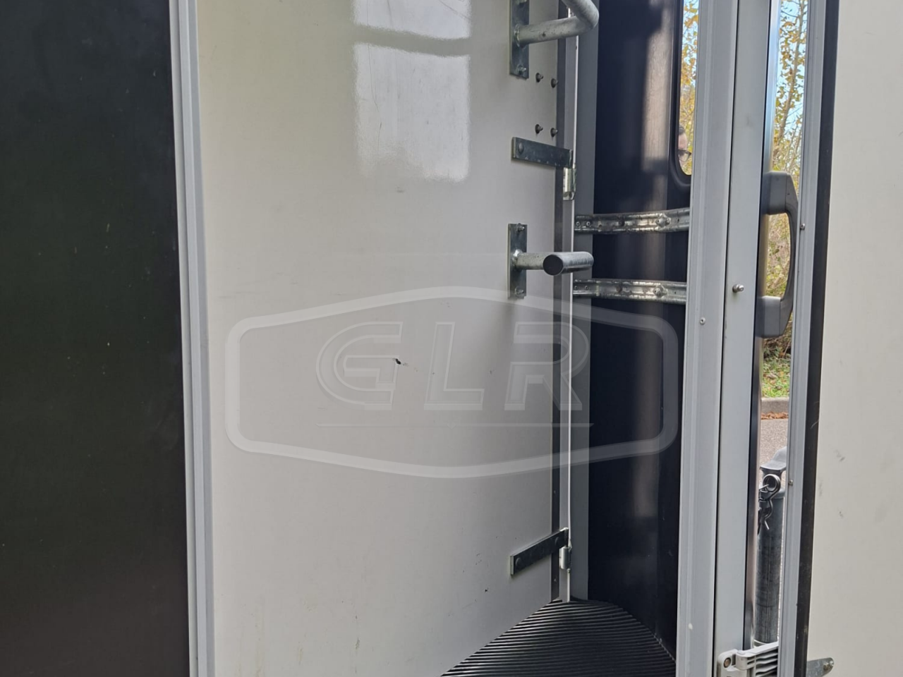 VAN OCCASION – IFOR WILLIAMS – HB 511 OBLIQUE PONT PORTE – 2 PLACES  - 2017