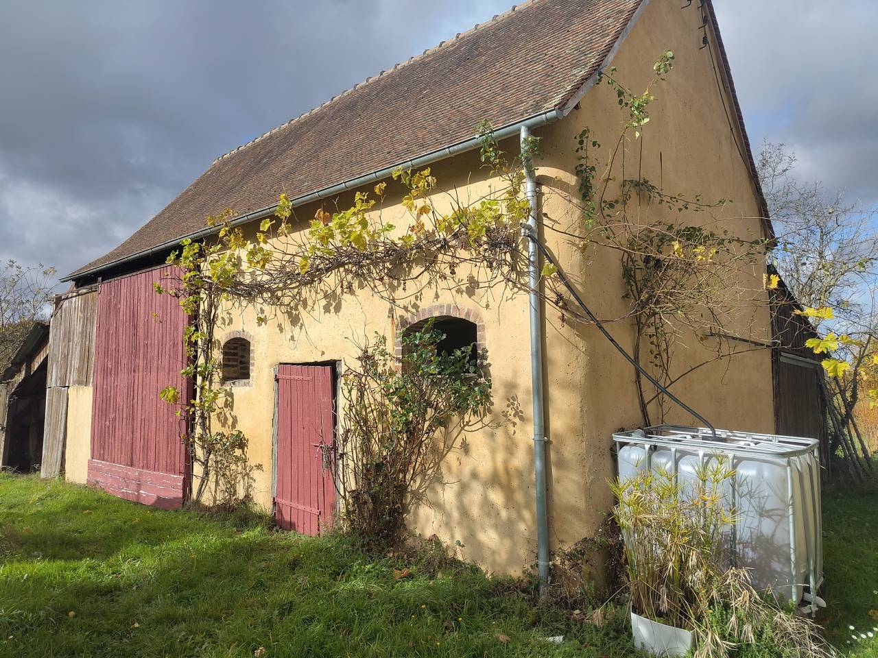 Corps de ferme en forêt de Bercé, parfait pour cavalier