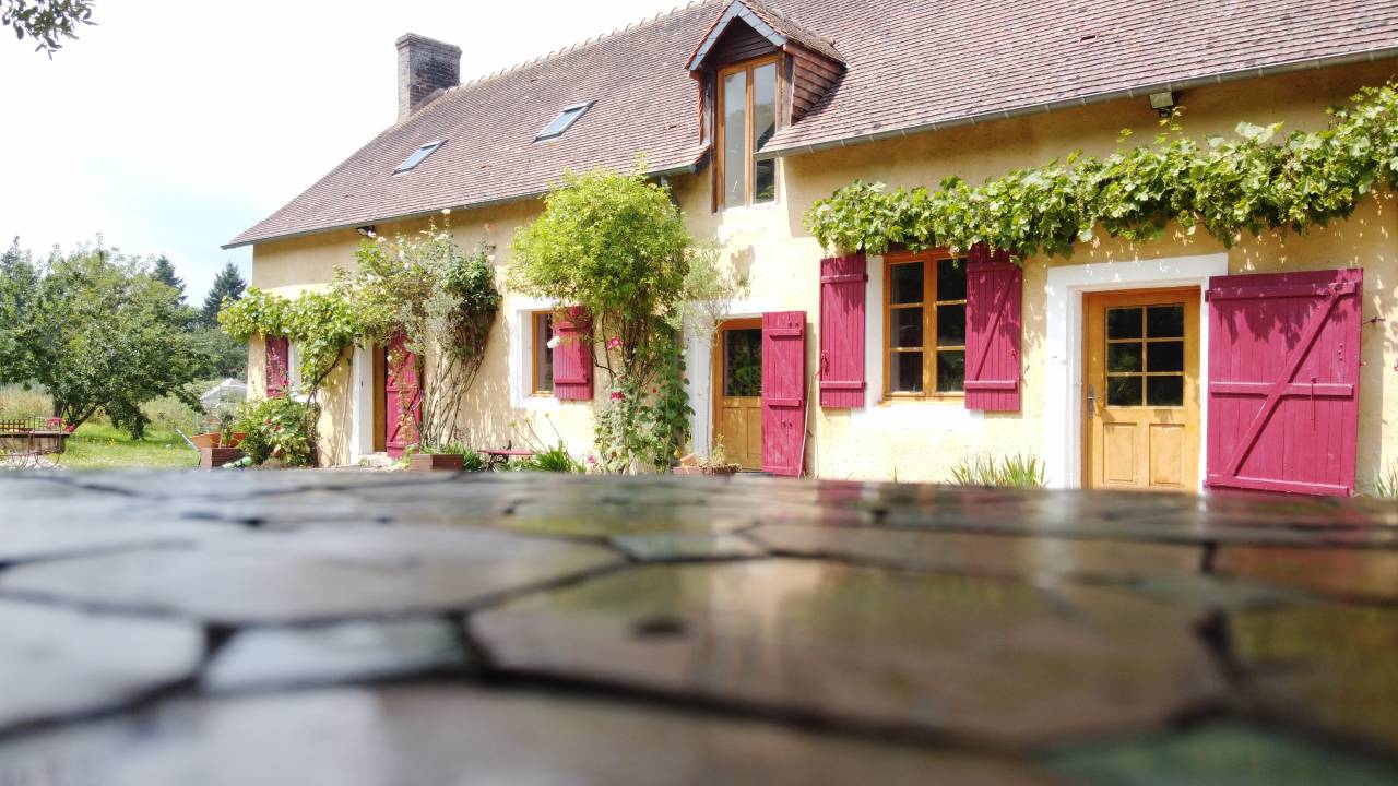 Corps de ferme en forêt de Bercé, parfait pour cavalier