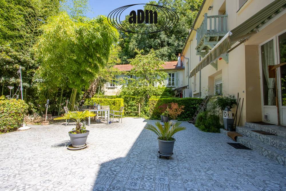 Moulin avec écurie et îles privées sur la Morin