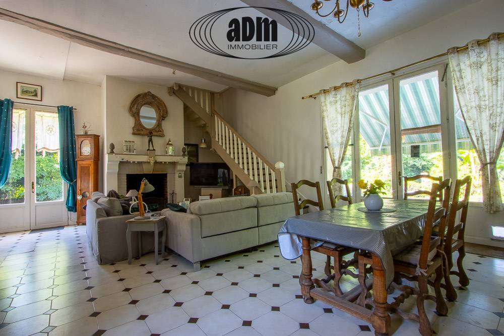 Moulin avec écurie et îles privées sur la Morin