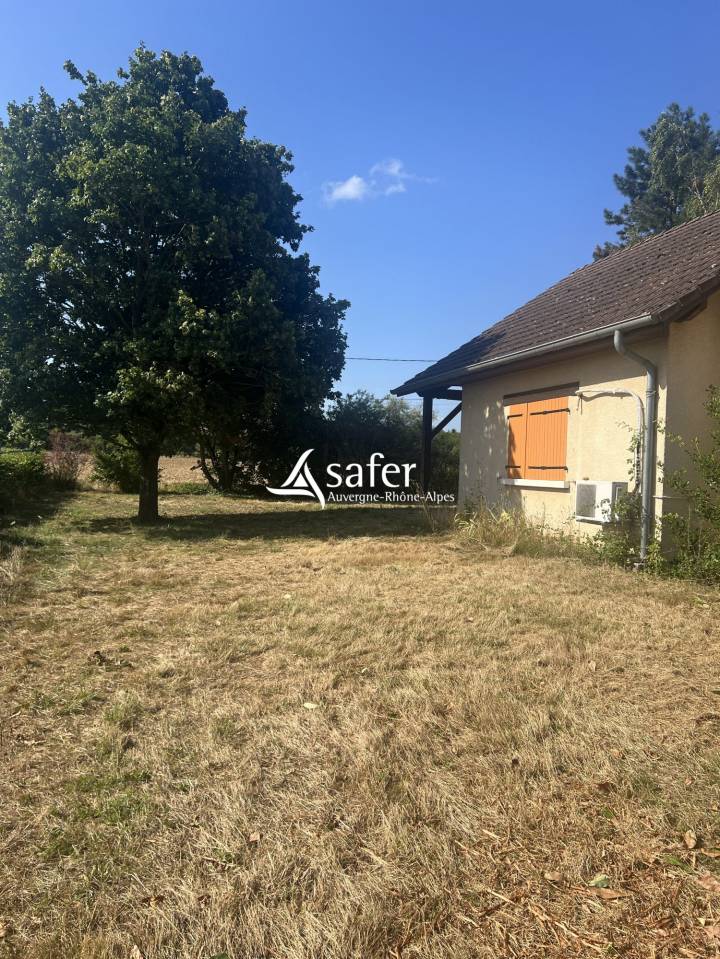 MAISON TRADITIONNELLE - ST PIERRE DE CHANDIEU