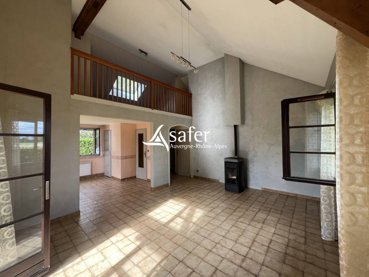 MAISON TRADITIONNELLE - ST PIERRE DE CHANDIEU