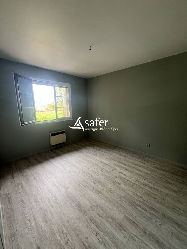 MAISON TRADITIONNELLE - ST PIERRE DE CHANDIEU