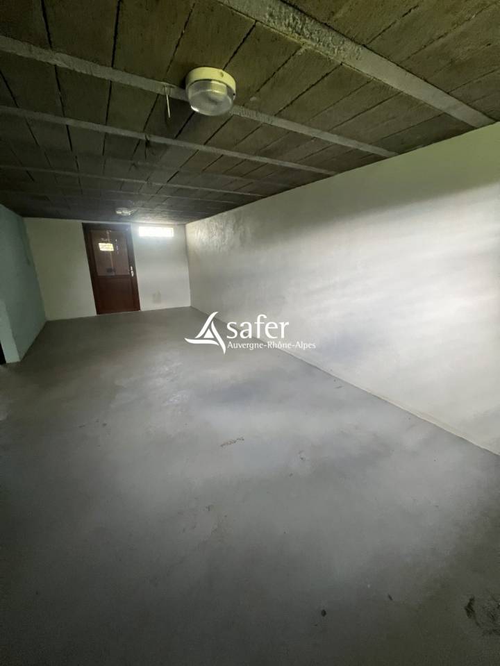 MAISON TRADITIONNELLE - ST PIERRE DE CHANDIEU