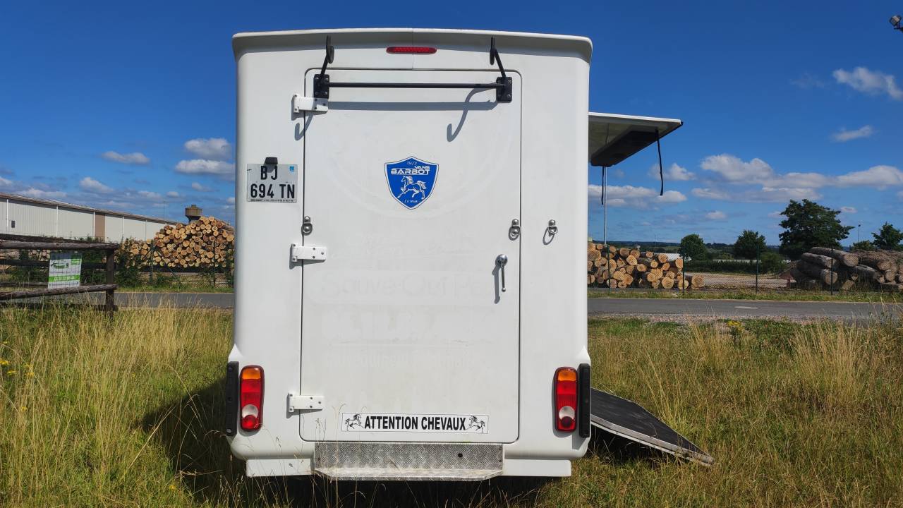 Camion barbot stalles