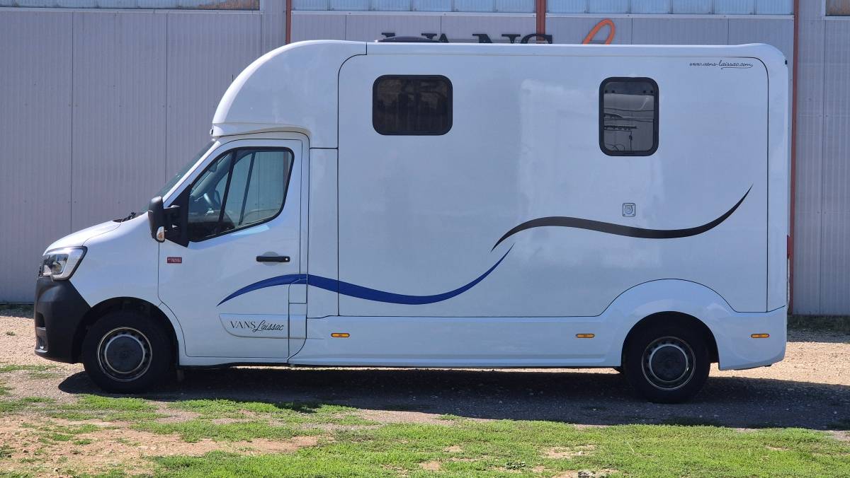 VL 2 chevaux stalle - 2022 - 60715 km 