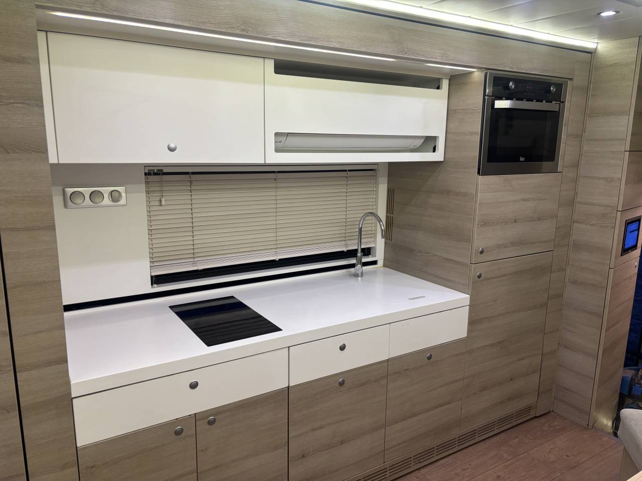 à vendre volvo FH540 carrosserie EQUIX