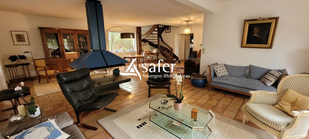 Propriété équestre sur 1,60 ha avec maison d'habitation