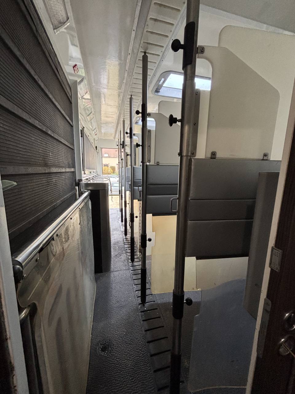 IVECO STRALIS 19 T 360 CHX CARROSERIE STX 7 PLACES CHX