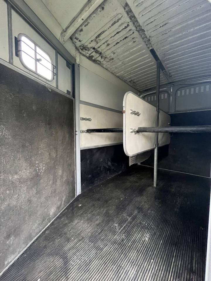 van ifor williams HB511 