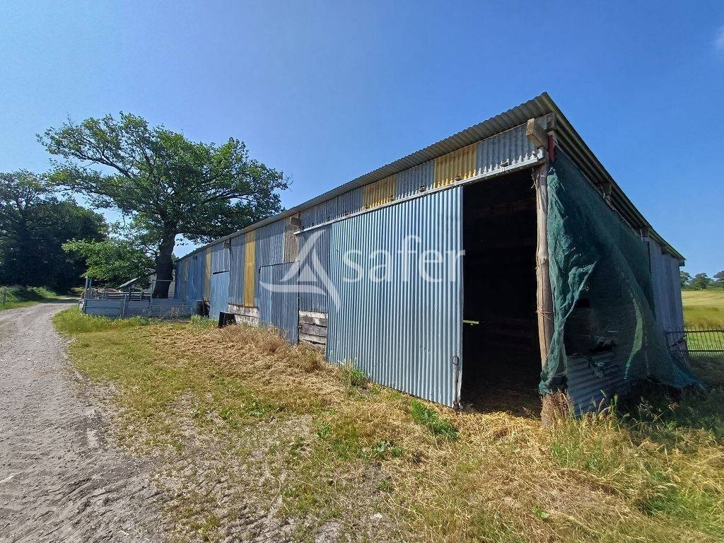 Propriété d'élevage d'environ 94 ha 50 bien groupés