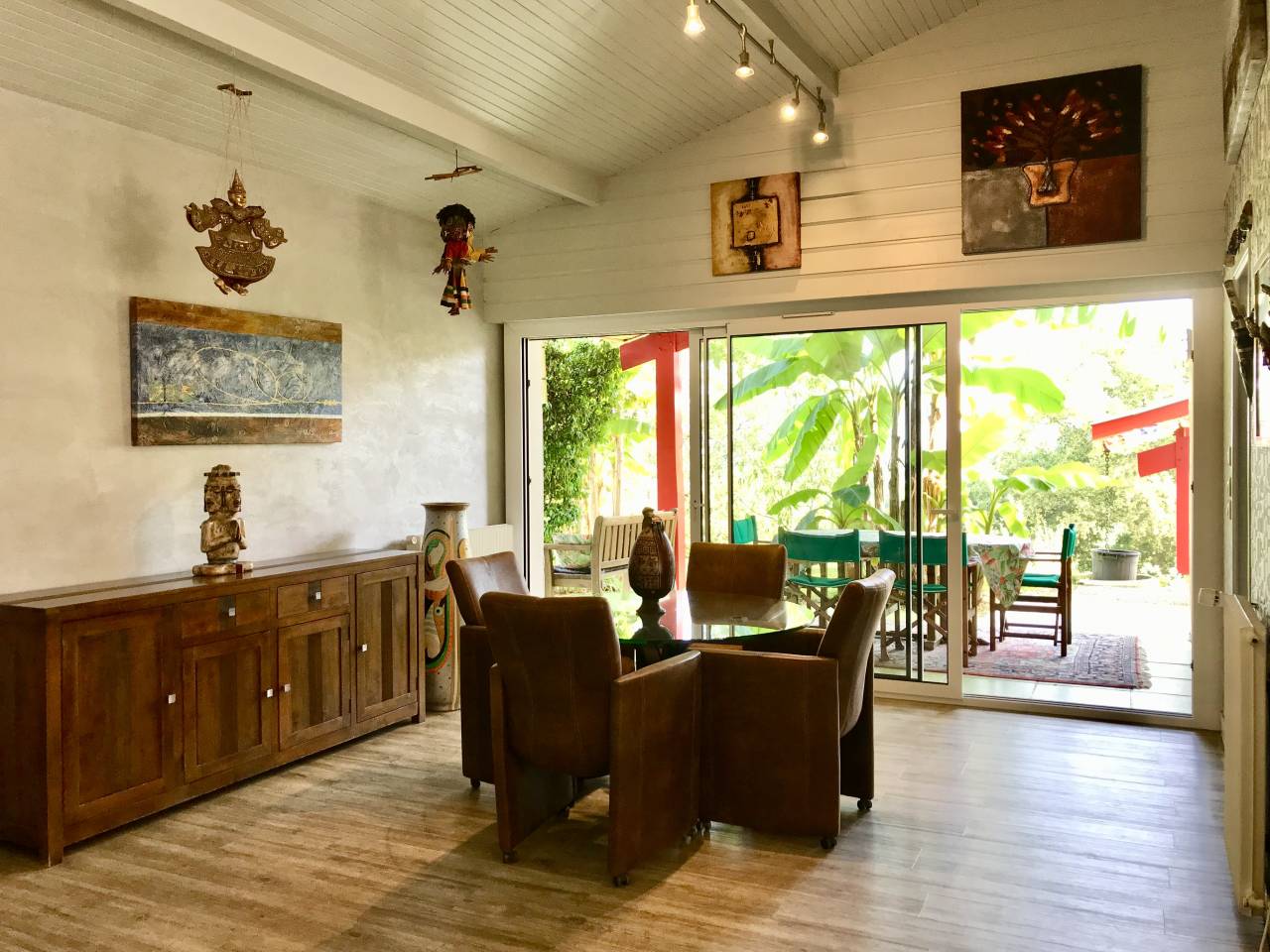 Propriété 184m2 sur 3,5 HA,piscine, dépendances 