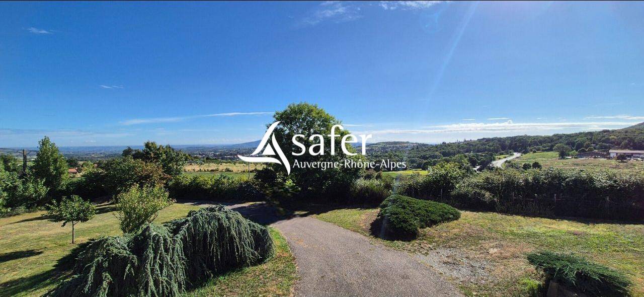 MAISON TRADITIONNELLE EN ZONE NATURELLE