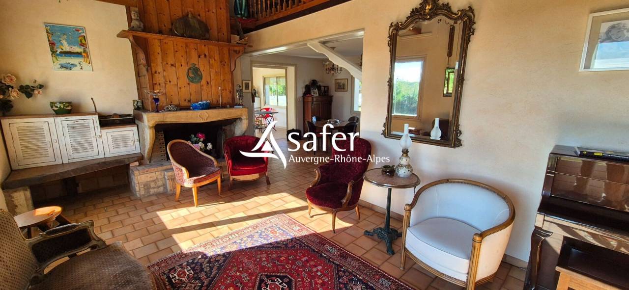 MAISON TRADITIONNELLE EN ZONE NATURELLE