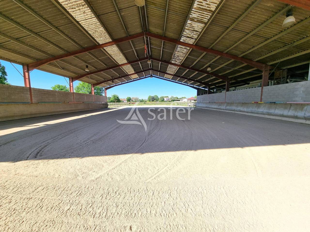 Structure &eacute;questre en activit&eacute; &agrave; reprendre, secteur MONTAUBAN