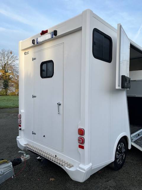 Camion VL Master 12/2022 caisse neuve