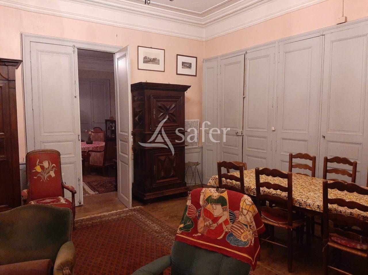 Maison de maître et gîtes sur 11ha en Périgord vert