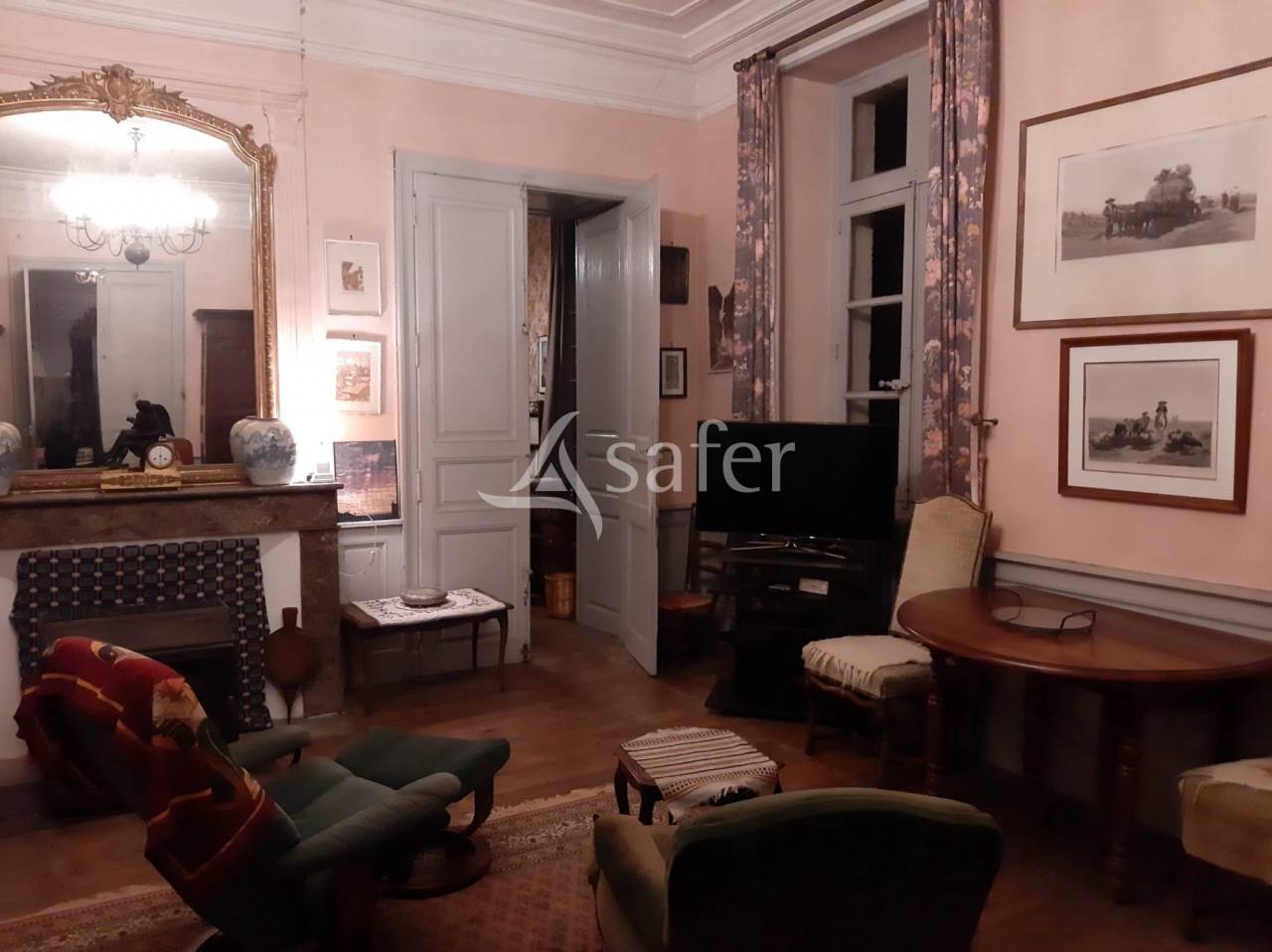 Maison de maître et gîtes sur 11ha en Périgord vert