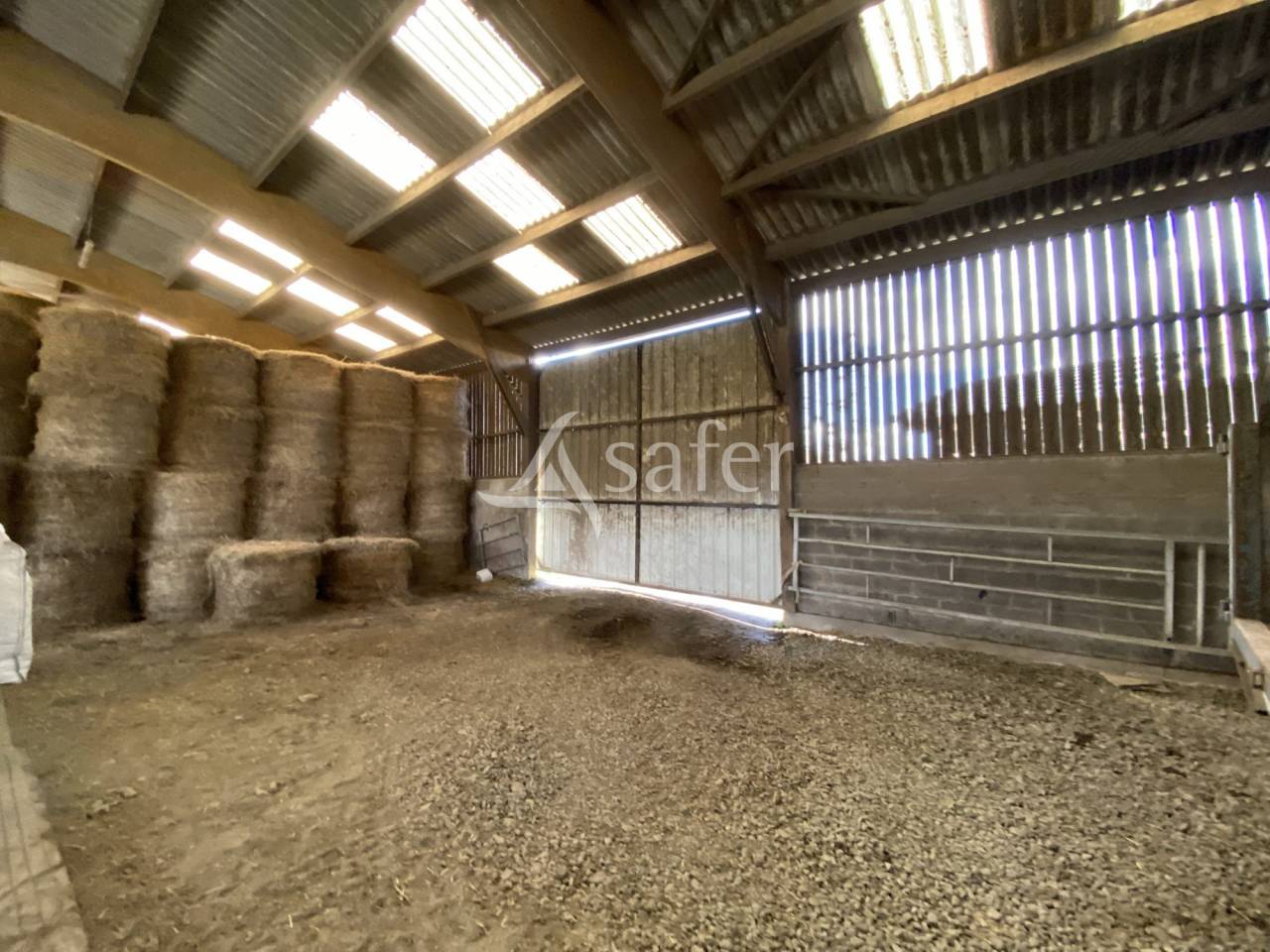 Propri&eacute;t&eacute; herbag&egrave;re 4 ha 53 a (23ha en location possible)