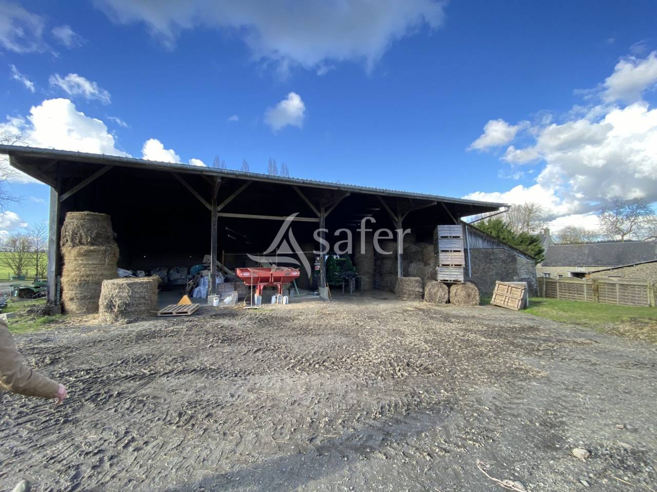 Propri&eacute;t&eacute; herbag&egrave;re 4 ha 53 a (23ha en location possible)