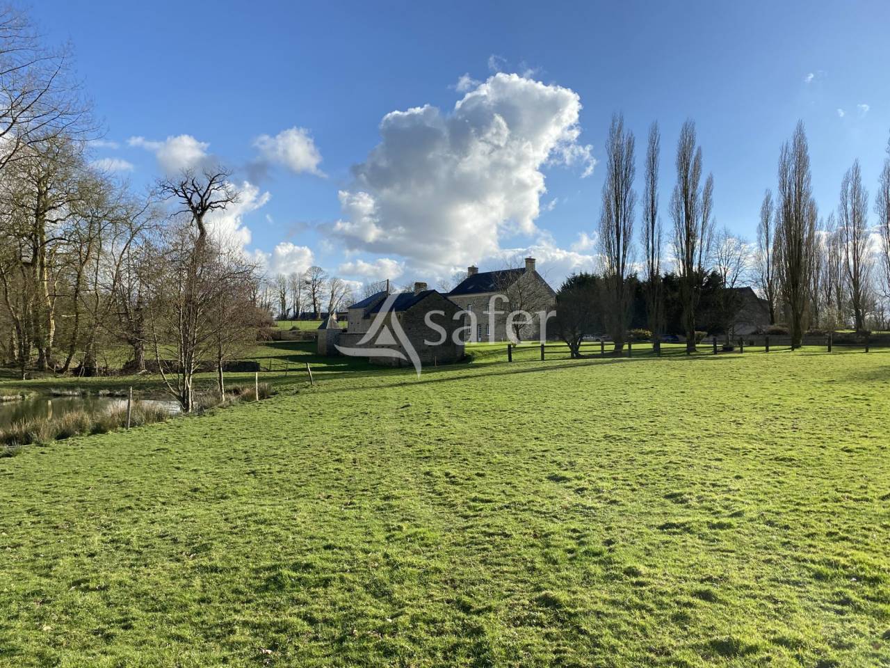 Propri&eacute;t&eacute; herbag&egrave;re 4 ha 53 a (23ha en location possible)