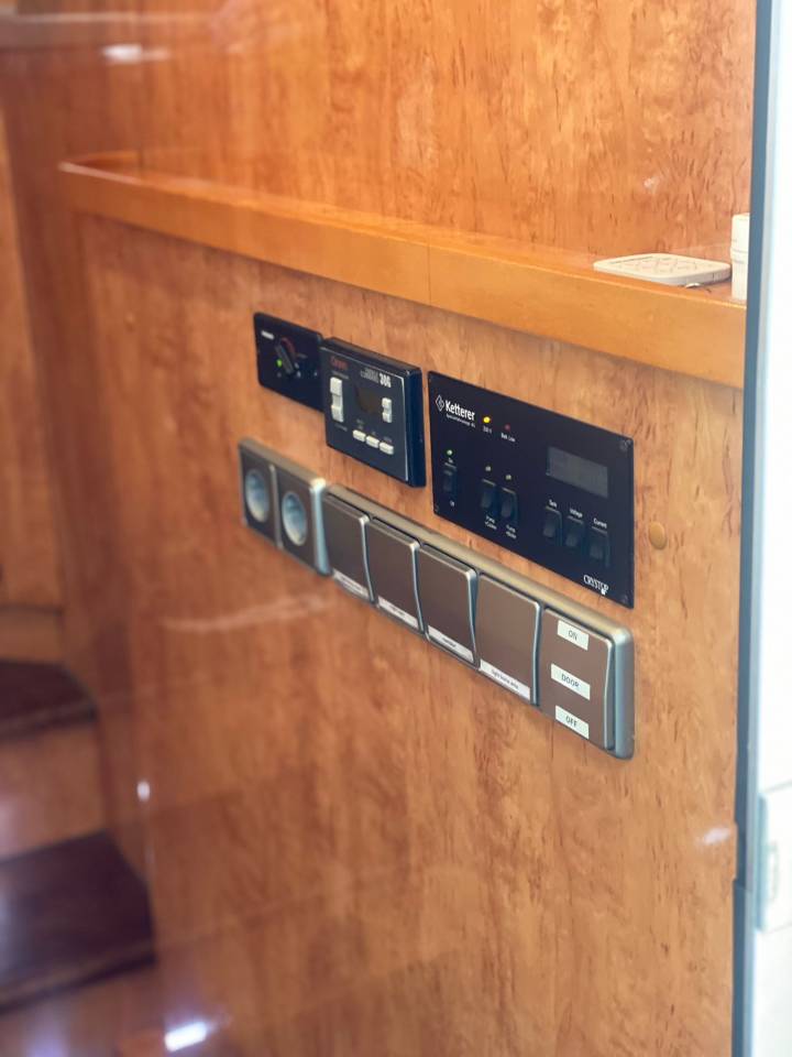 Camion scania P400 transport de 7 chevaux