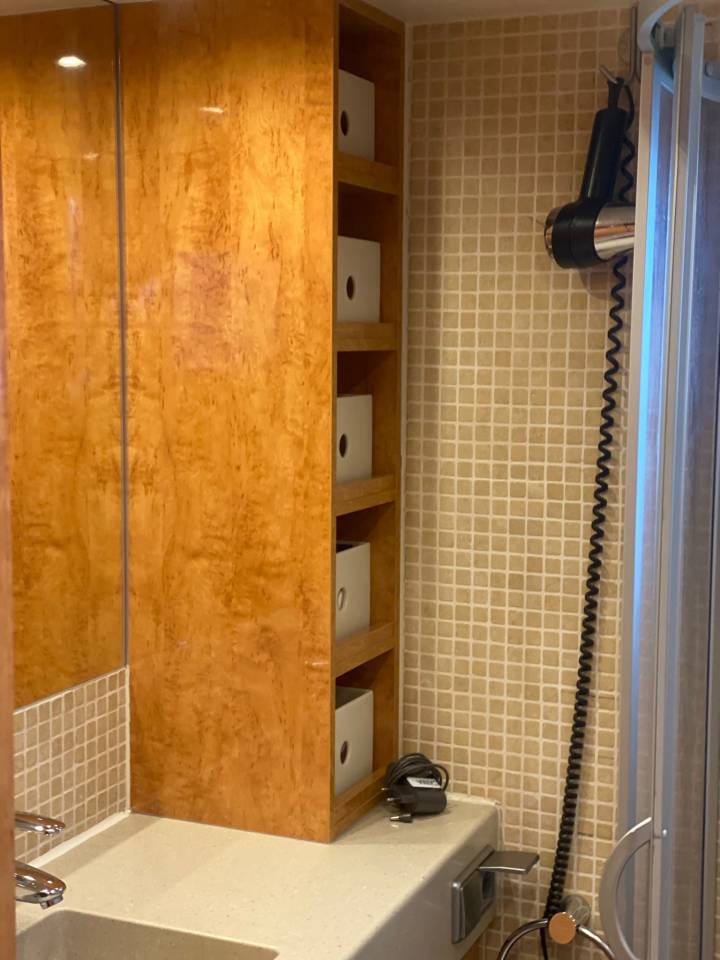 Camion scania P400 transport de 7 chevaux