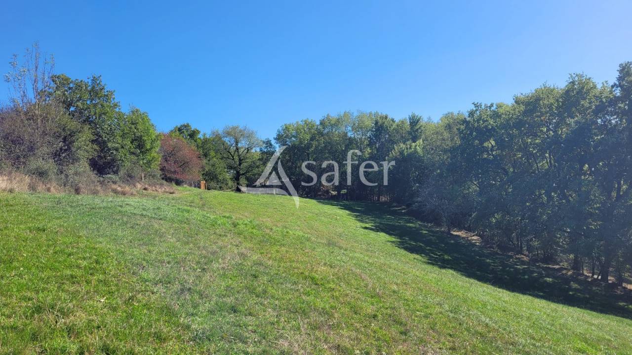 Corps de ferme 18 hectares d'un seul tenant idéal projet éleva