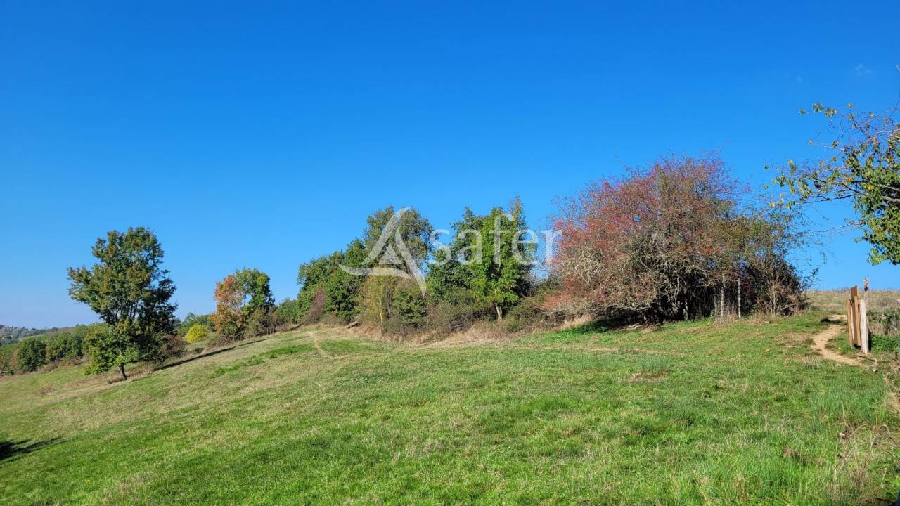 Corps de ferme 18 hectares d'un seul tenant idéal projet éleva