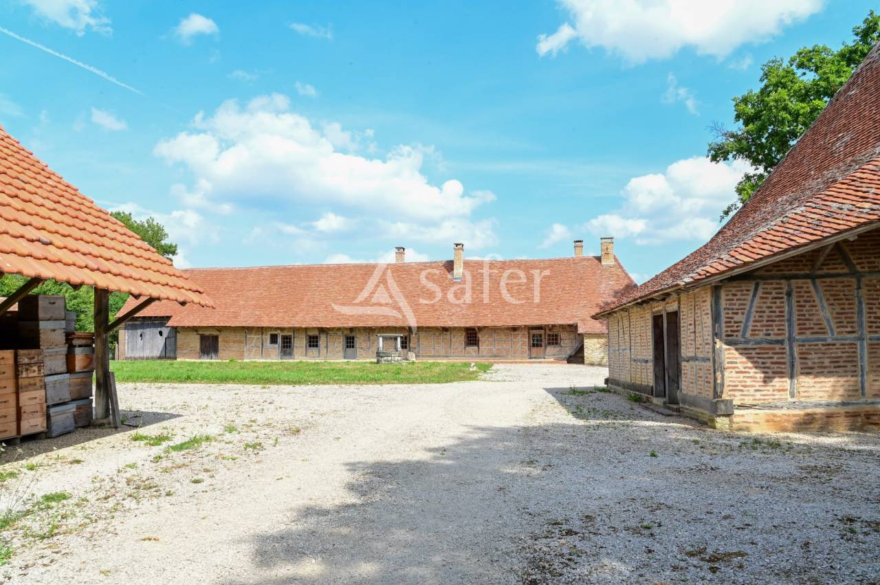 Magnifique propriété sur 15h au nord de Louhans