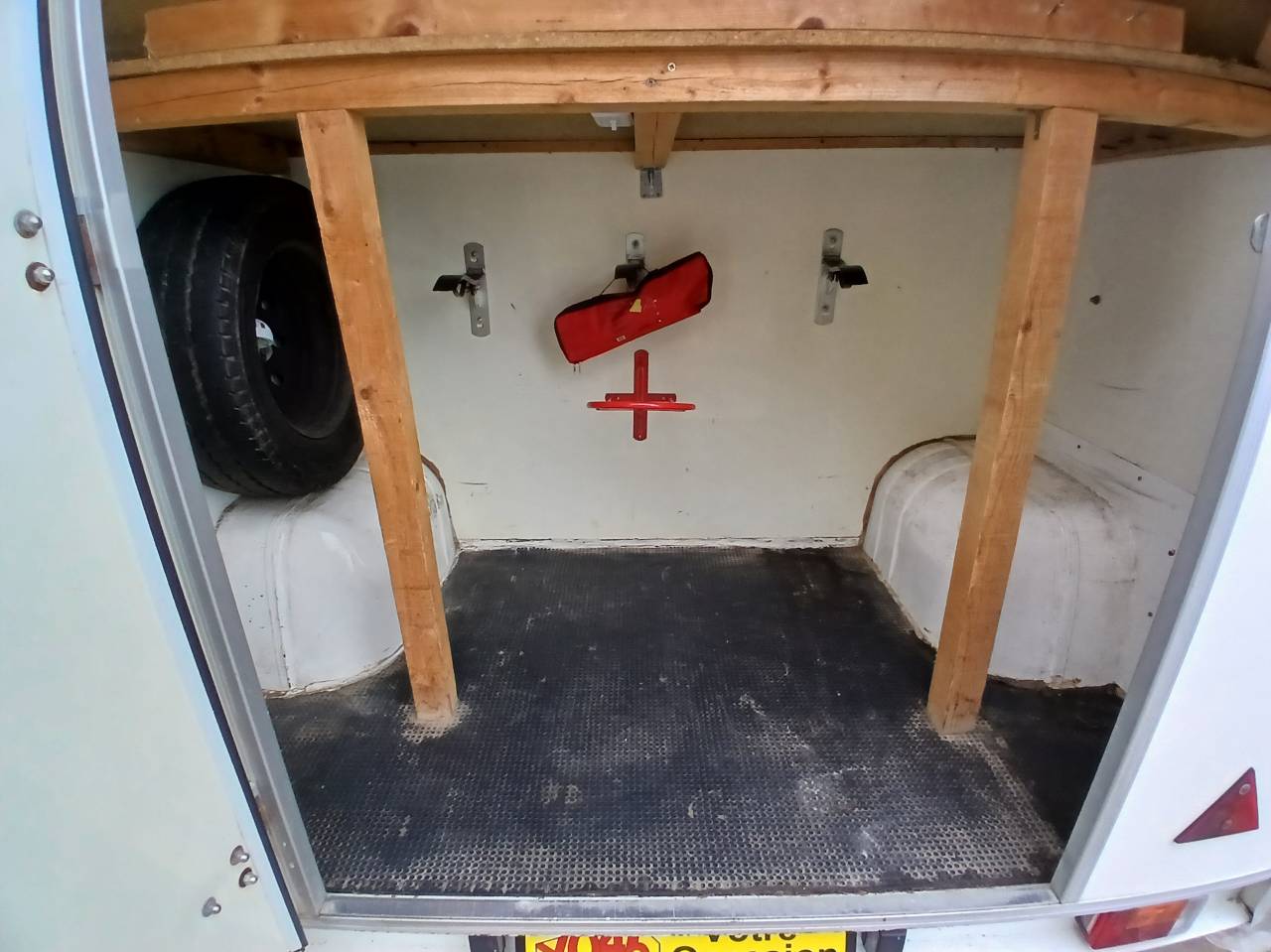 RENAULT MASTER 2.8 dTi Transport pour deux chevaux