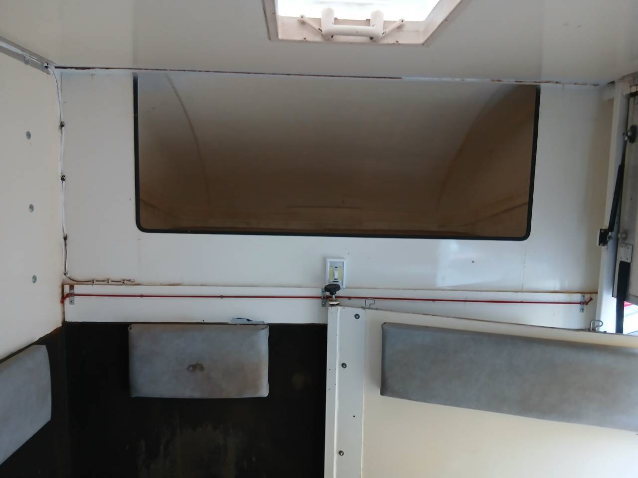 RENAULT MASTER 2.8 dTi Transport pour deux chevaux